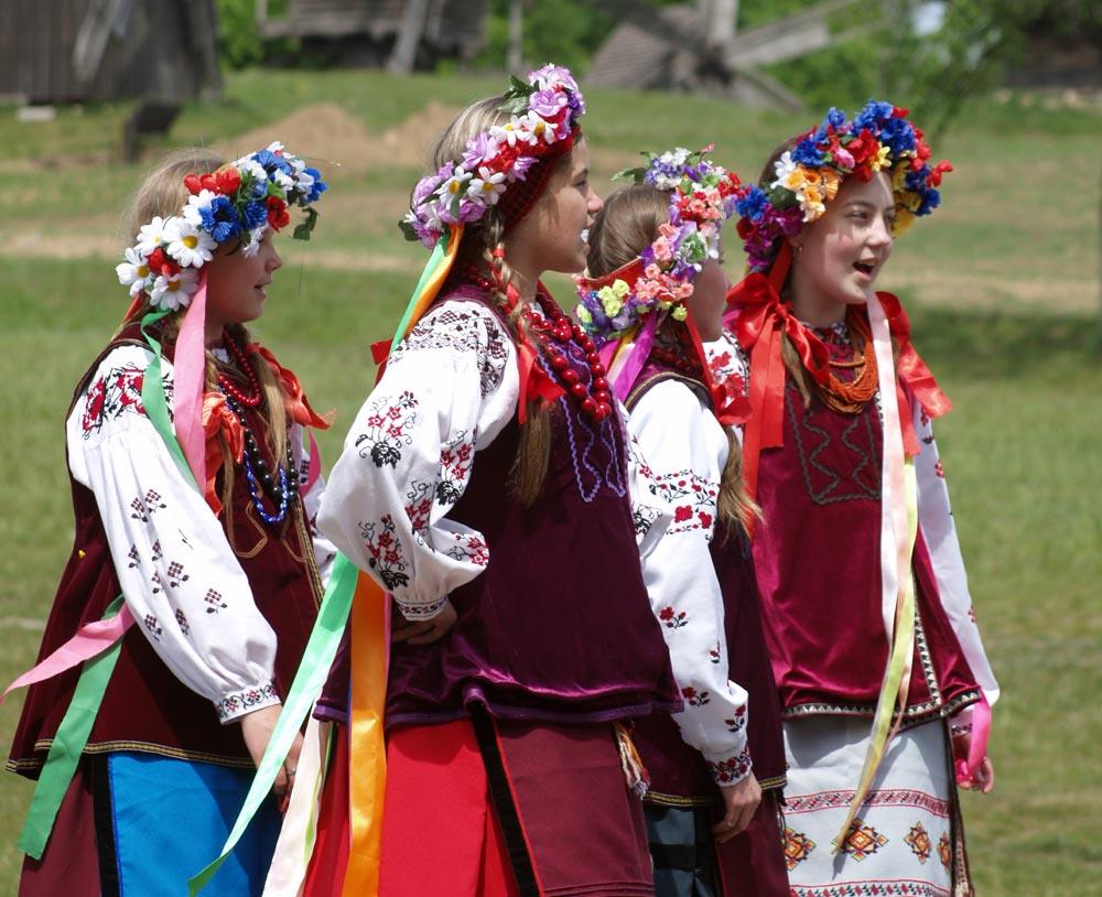 Женский национальный костюм