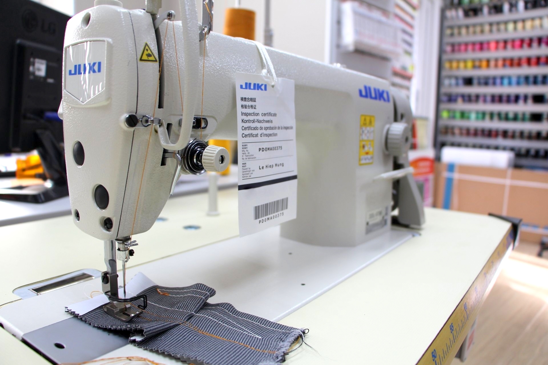 Промышленная швейная машинка juki. Промышленная швейная машина Juki DDL-8700. Швейная машинка Джуки 8700. Швейная машинка Juki DDL 8700. Промышленная швейная машина «Juki DDL-8700-7wb.