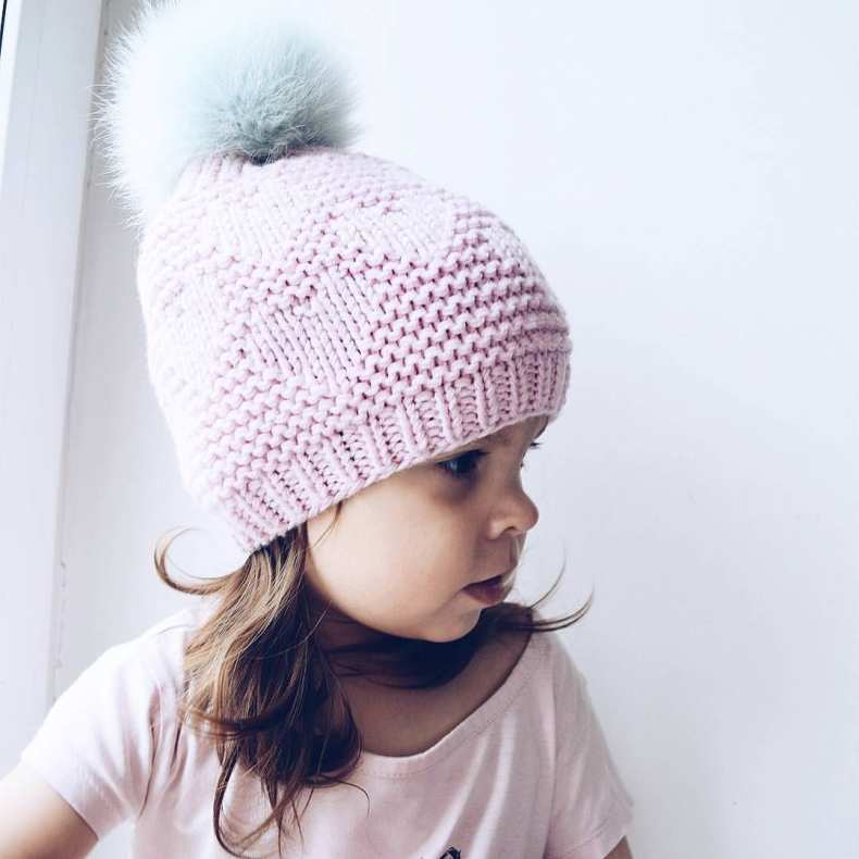 Вязание шапок девочек